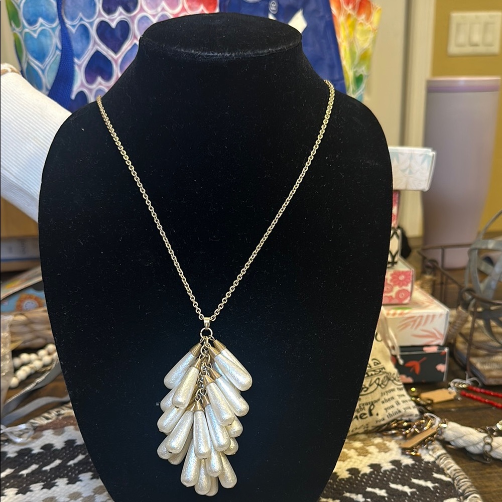 Elegant Gold and Cream Necklace